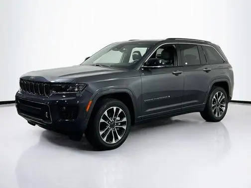 2022 Jeep Grand Cherokee Overland 4WD photo