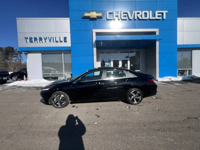 2023 Hyundai Elantra Limited FWD photo