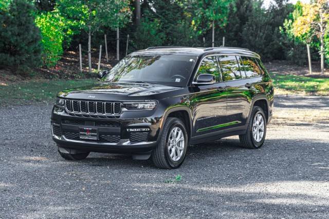 2022 Jeep Grand Cherokee L Limited 4WD photo