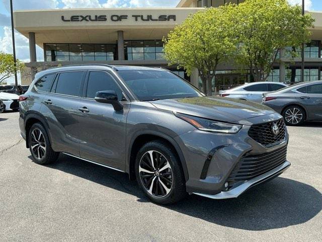 2022 Toyota Highlander XSE FWD photo