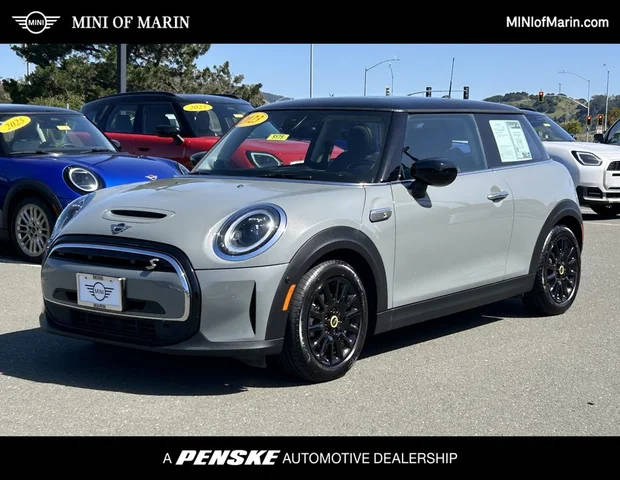 2023 MINI Hardtop 2 Door Cooper SE FWD photo