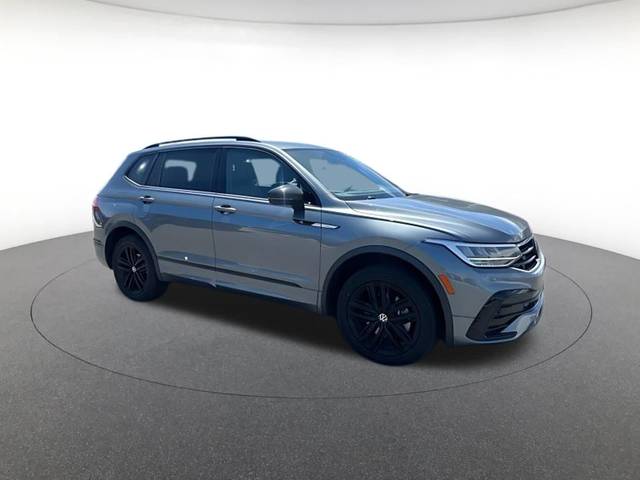 2022 Volkswagen Tiguan SE R-Line Black AWD photo