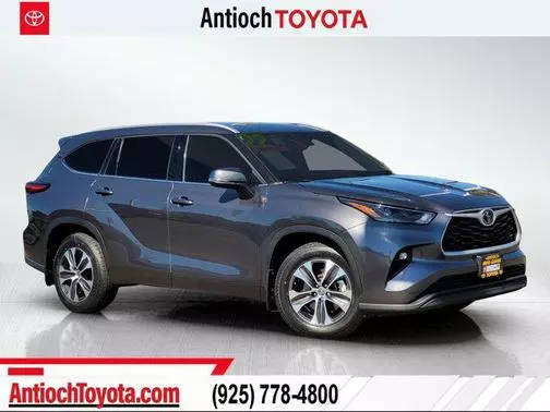 2022 Toyota Highlander XLE FWD photo