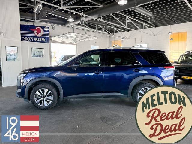 2022 Nissan Pathfinder SL 4WD photo