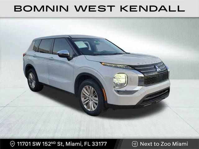 2022 Mitsubishi Outlander ES 4WD photo