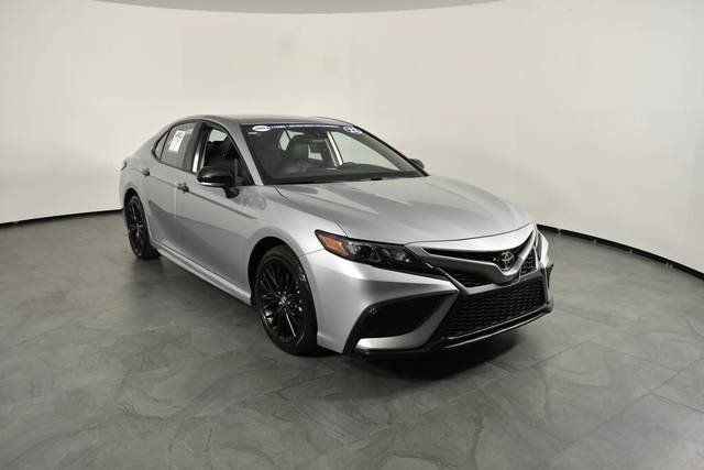 2022 Toyota Camry SE Nightshade FWD photo