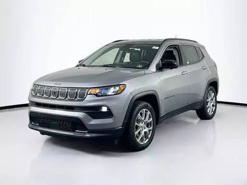 2022 Jeep Compass Latitude Lux 4WD photo