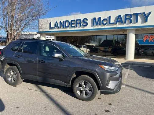 2022 Toyota RAV4 XLE AWD photo