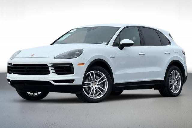 2022 Porsche Cayenne E-Hybrid AWD photo