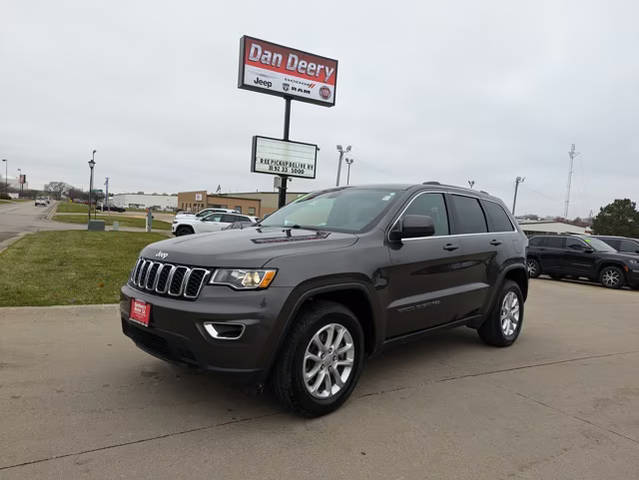 2021 Jeep Grand Cherokee Laredo E 4WD photo