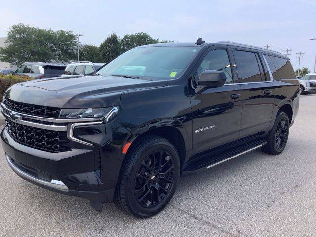 2023 Chevrolet Suburban LS 4WD photo