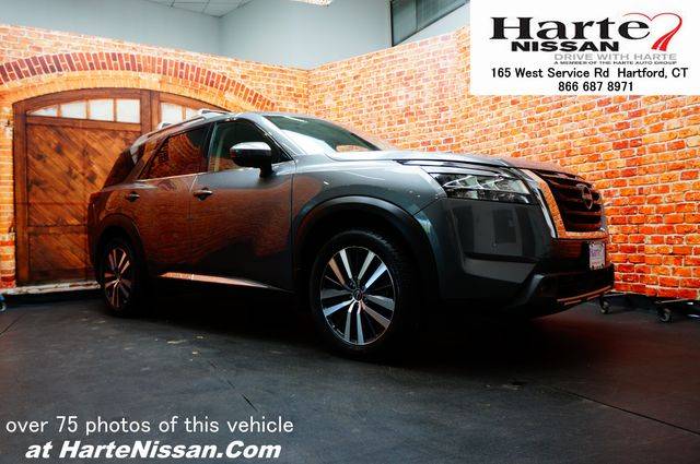 2022 Nissan Pathfinder Platinum 4WD photo