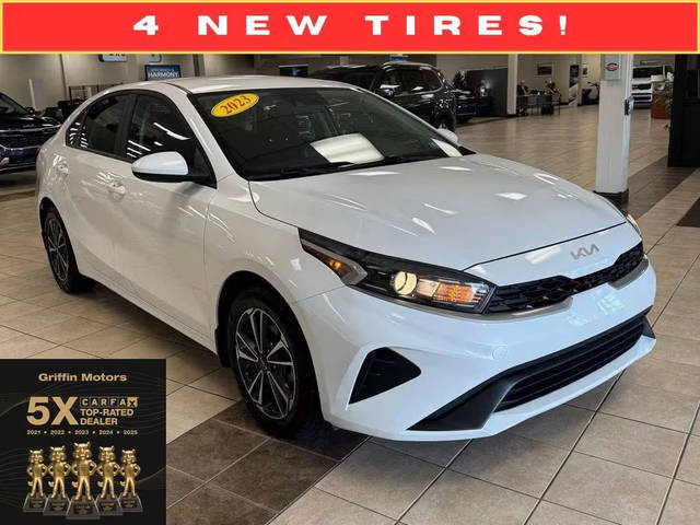 2023 Kia Forte LXS FWD photo