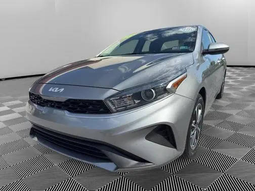 2023 Kia Forte LXS FWD photo