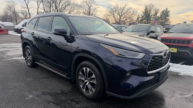 2022 Toyota Highlander XLE AWD photo