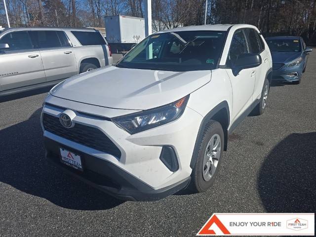 2022 Toyota RAV4 LE AWD photo