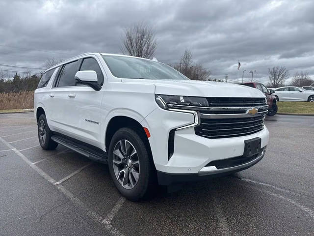2023 Chevrolet Suburban LT 4WD photo