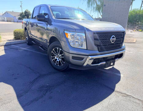 2022 Nissan Titan SV RWD photo