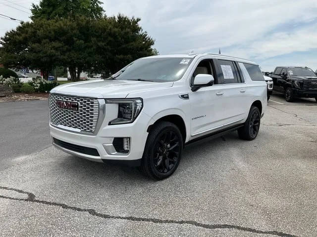 2022 GMC Yukon XL Denali 4WD photo