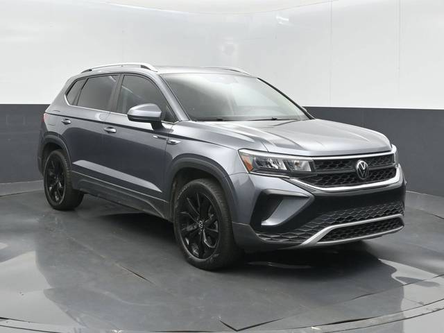 2022 Volkswagen Taos SE AWD photo