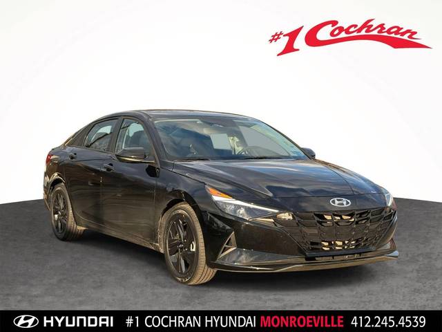 2023 Hyundai Elantra SEL FWD photo