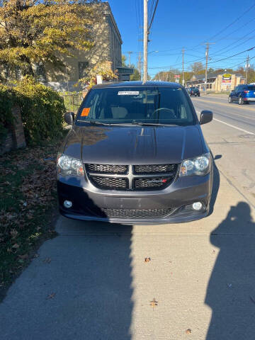 2015 Dodge Grand Caravan SXT FWD photo