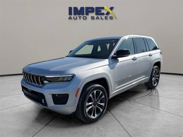 2022 Jeep Grand Cherokee Overland RWD photo