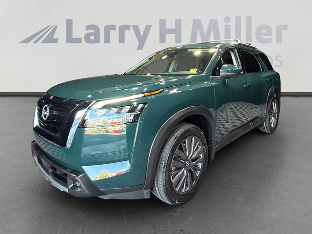 2022 Nissan Pathfinder SL FWD photo