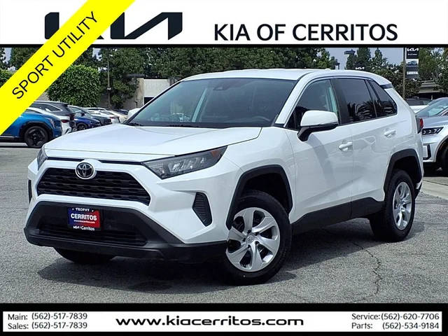 2022 Toyota RAV4 LE AWD photo