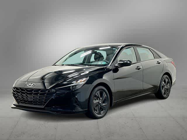 2023 Hyundai Elantra SEL FWD photo