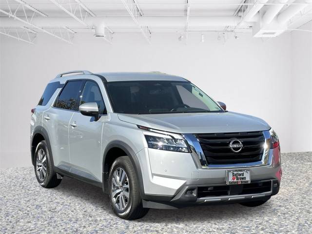 2022 Nissan Pathfinder SL 4WD photo