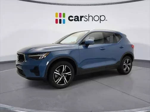 2023 Volvo XC40 Core AWD photo