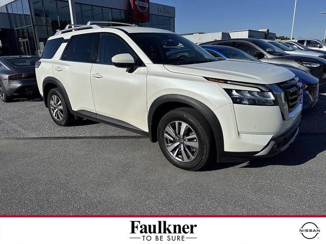 2022 Nissan Pathfinder SL 4WD photo