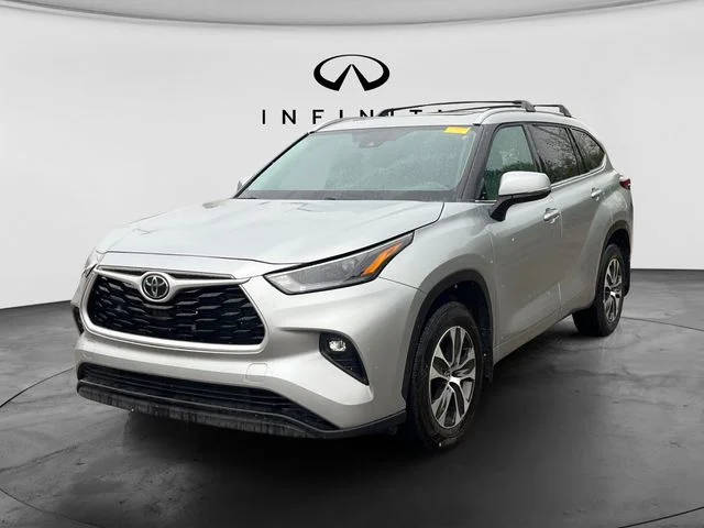 2022 Toyota Highlander XLE AWD photo