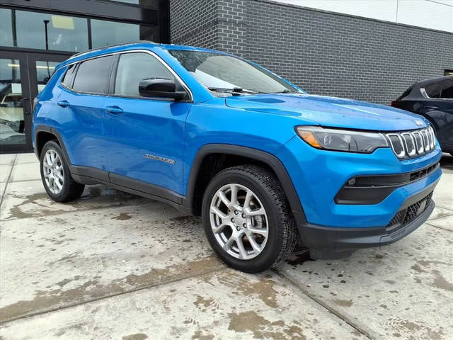 2022 Jeep Compass Latitude Lux 4WD photo