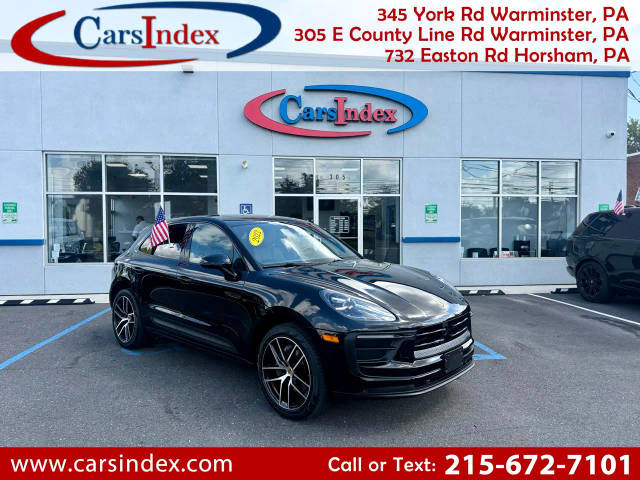 2023 Porsche Macan  AWD photo