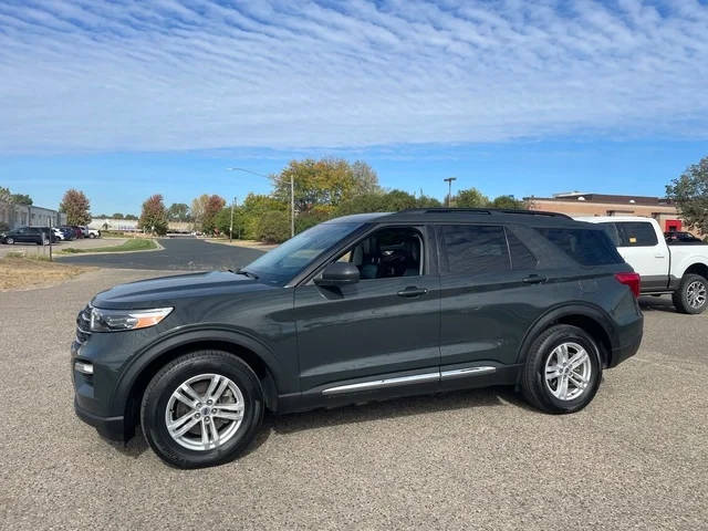 2022 Ford Explorer XLT 4WD photo