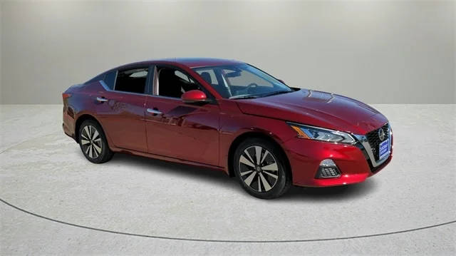 2022 Nissan Altima 2.5 SV FWD photo