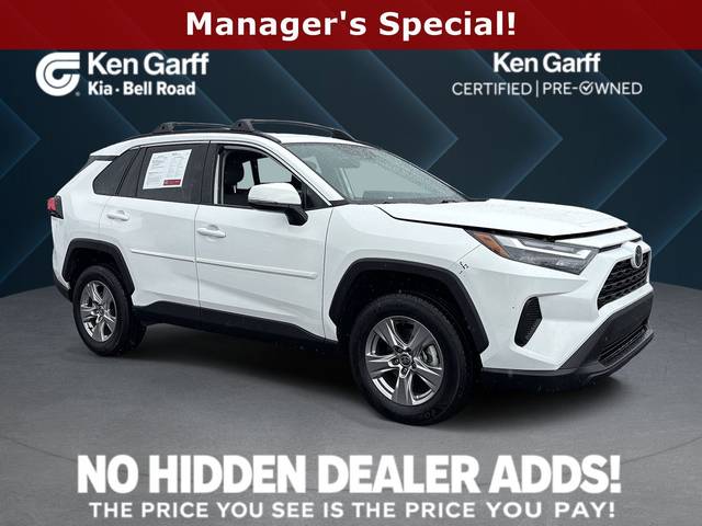 2022 Toyota RAV4 XLE FWD photo