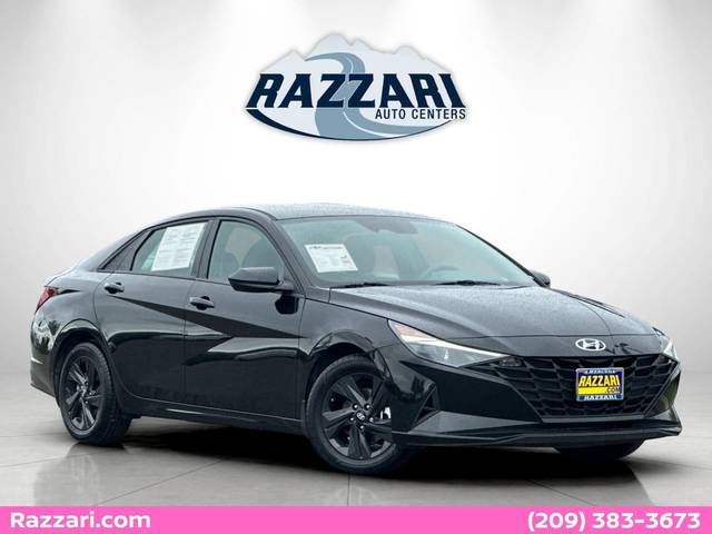 2023 Hyundai Elantra SEL FWD photo