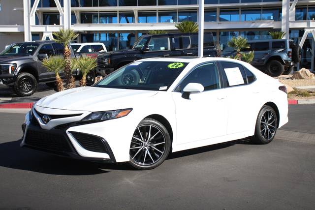 2022 Toyota Camry SE FWD photo