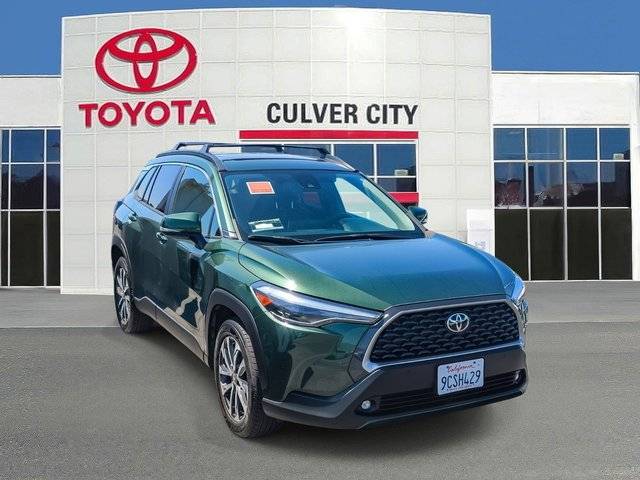 2022 Toyota Corolla Cross XLE FWD photo