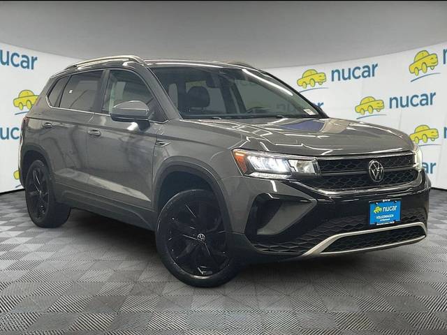 2022 Volkswagen Taos SE AWD photo