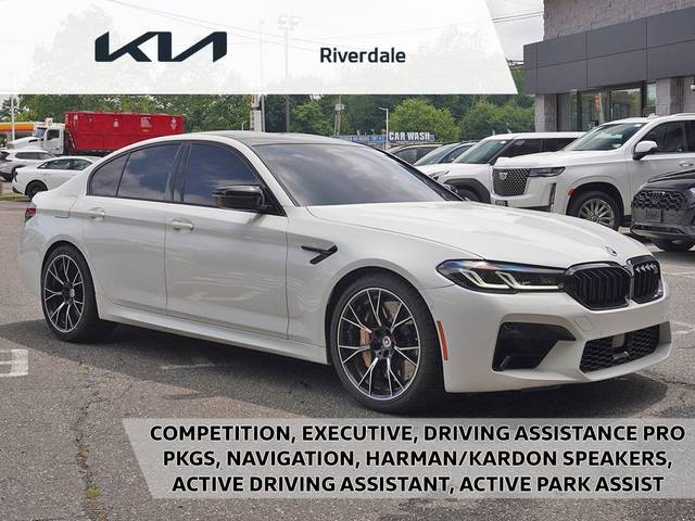 2022 BMW M5  AWD photo
