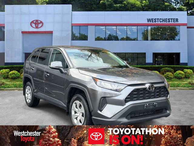2022 Toyota RAV4 LE AWD photo