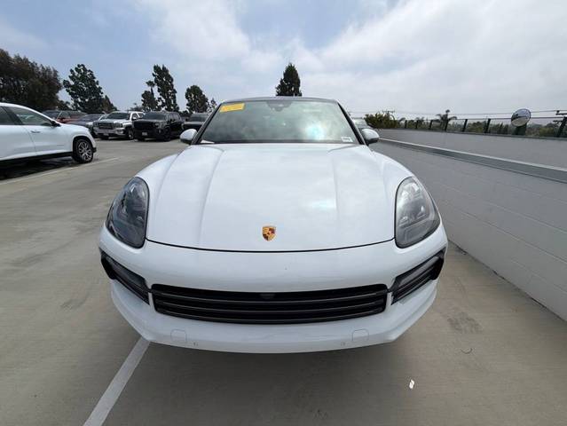 2022 Porsche Cayenne Coupe Platinum Edition AWD photo