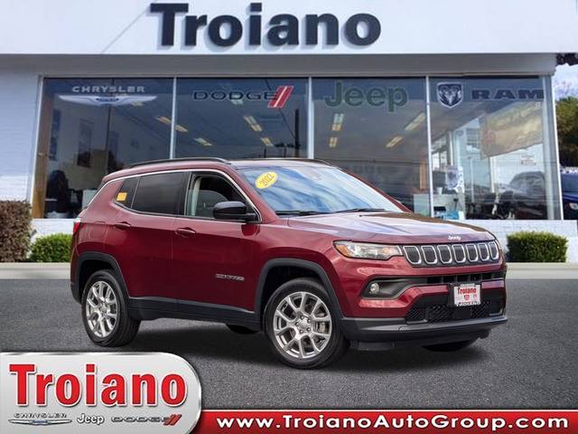 2022 Jeep Compass Latitude Lux 4WD photo