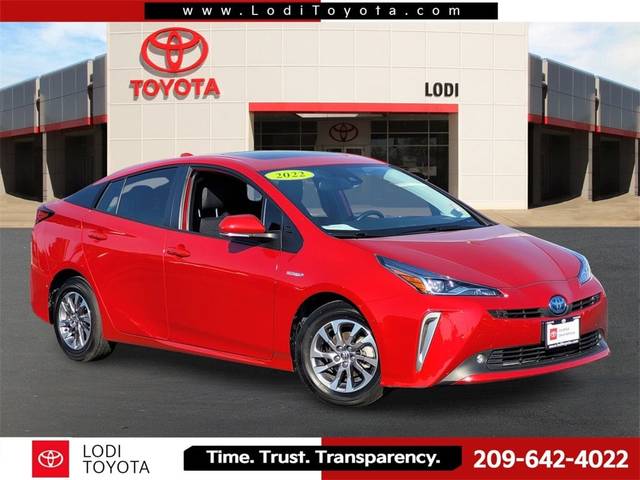 2022 Toyota Prius XLE FWD photo