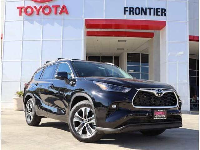 2022 Toyota Highlander XLE FWD photo