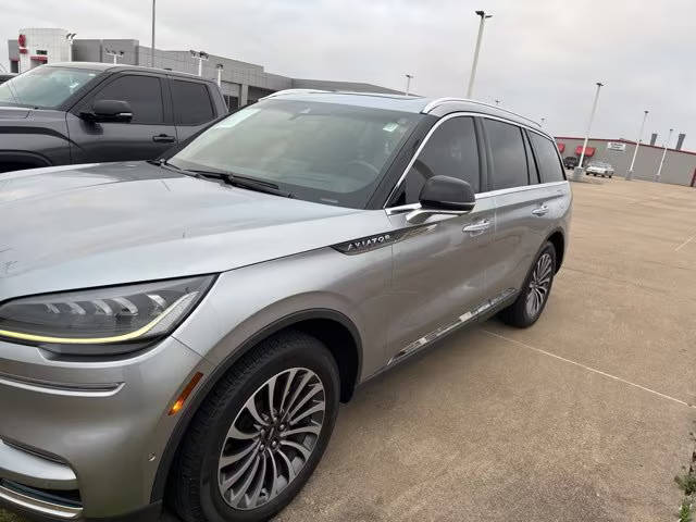 2022 Lincoln Aviator Reserve AWD photo